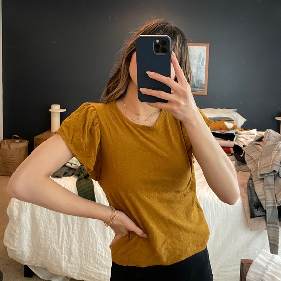 Madewell Tops - Madewell ruffle sleeve tee